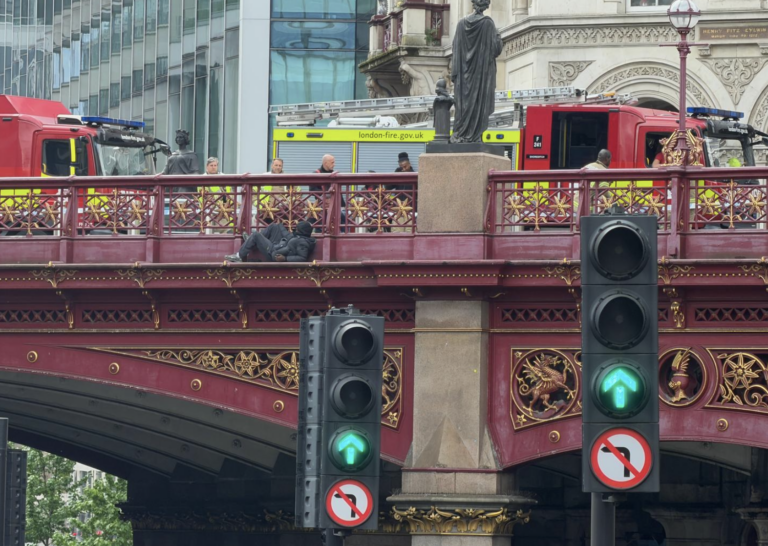 Individual on Farringdon Street Bridge Prompts Police Welfare Check