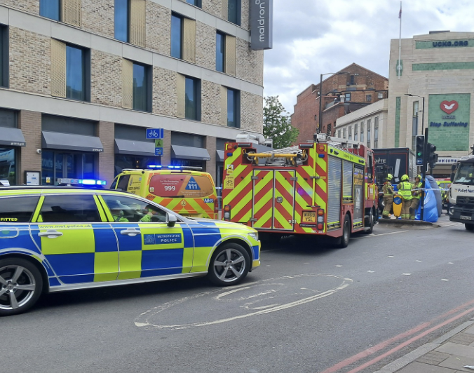 Woman Dies Following Pedestrian Collision with Lorry in Finsbury Park
