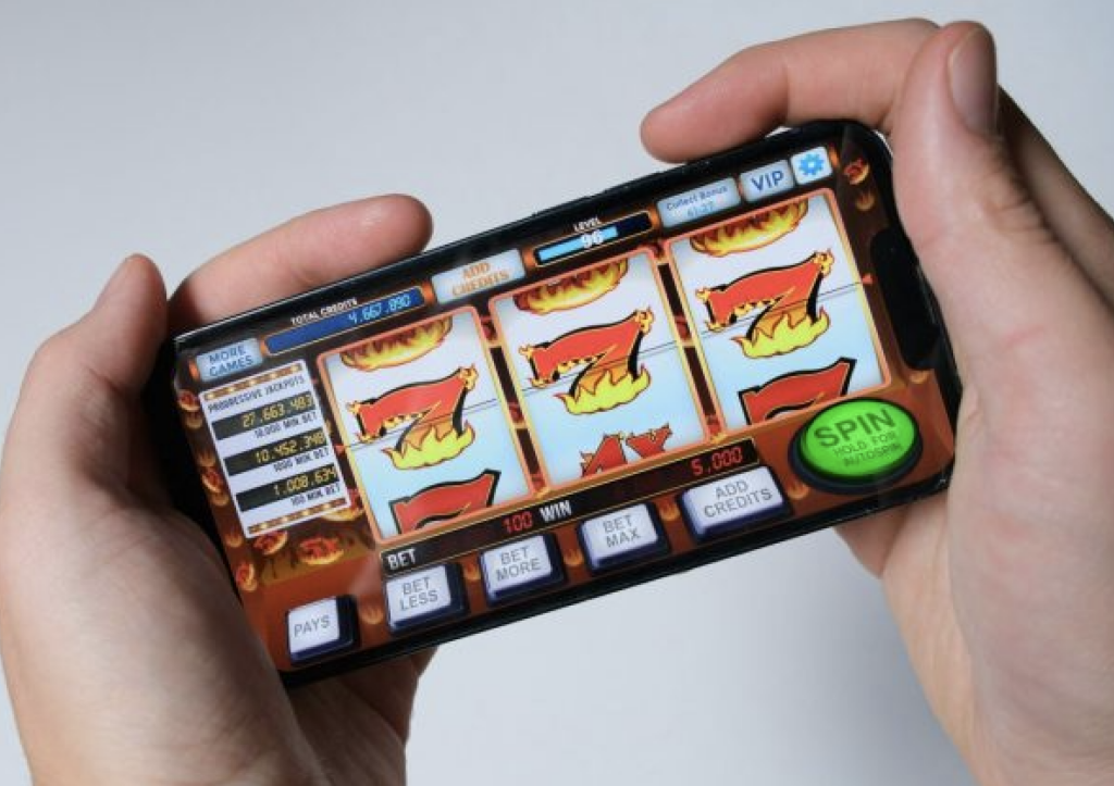 Safe Play Warning: Importance of Responsible Gambling Tools in Mobile Slots Era