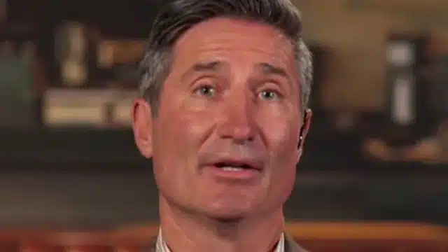 Starbucks CEO Defends $9 Coffee Price as Premium Experience