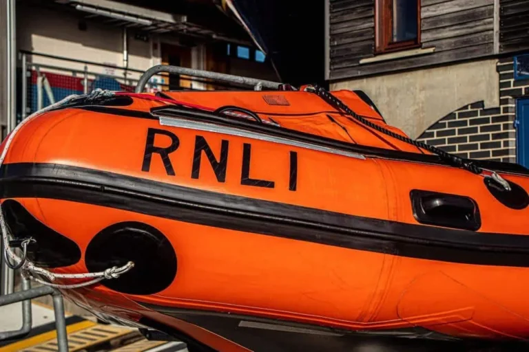 Shoreham RNLI Attends Three Coastal Incidents in Single Evening