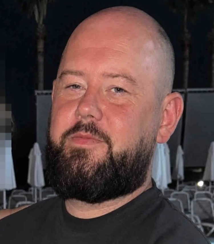 Dad Uses Hurley Stick to Prevent Knife Attack on Man in West Belfast