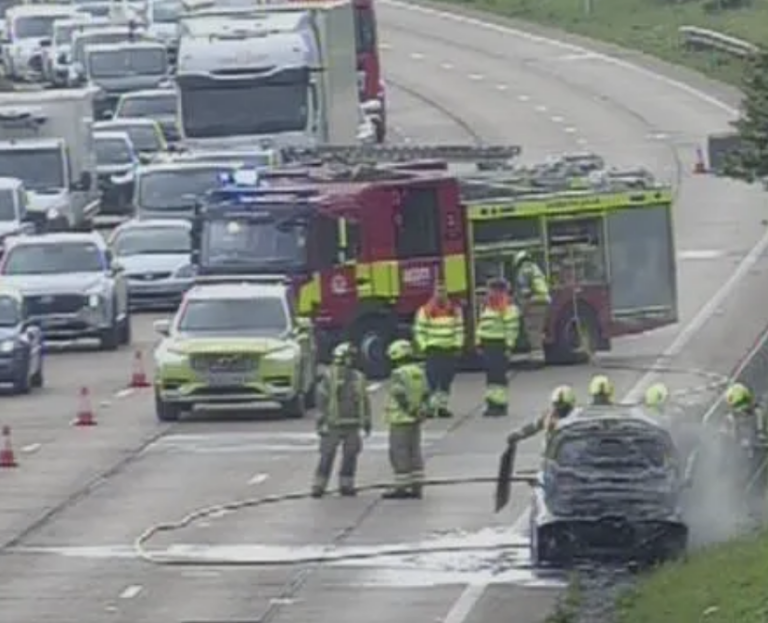 M25 Anticlockwise Shut Following Vehicle Fire, Four-Mile Tailback Reported
