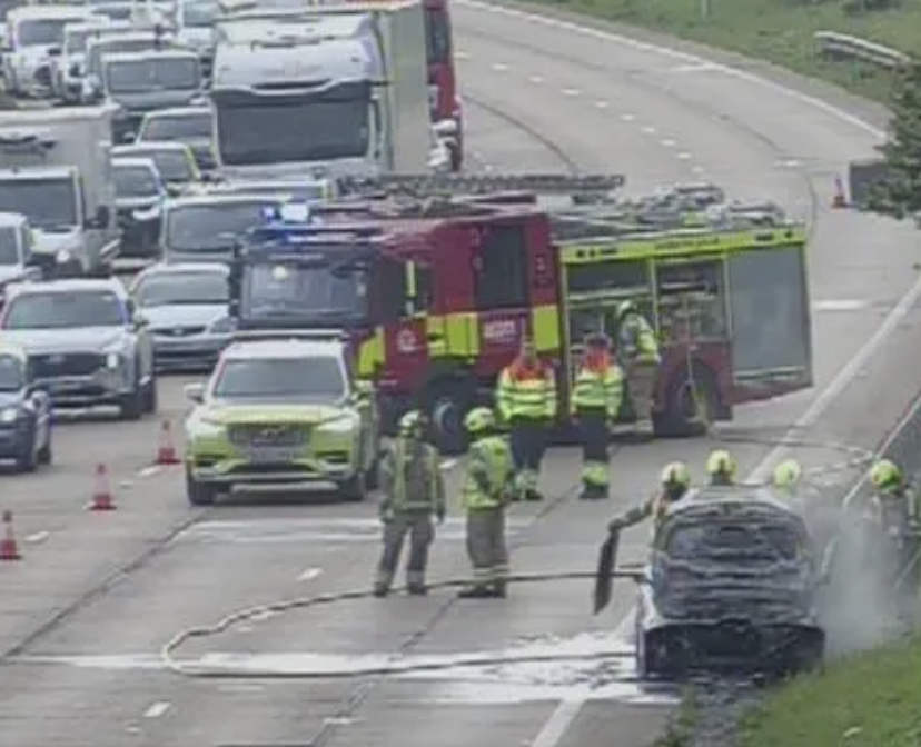 M25 Anticlockwise Shut Following Vehicle Fire, Four-Mile Tailback Reported