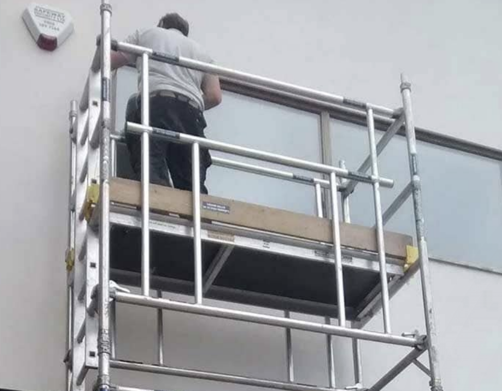 Which Safety Features to Check on a Mobile Access Tower