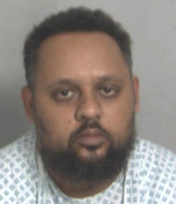 Hero Officer Disarms Supermarket Knifeman Moments After Random Stabbing