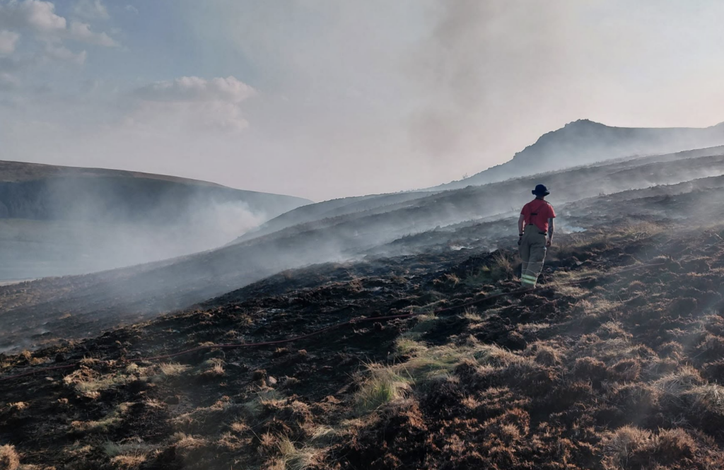 London Firefighters Deployed to Derbyshire as Major Moorland Blaze Continues