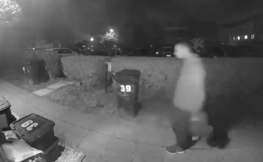 Residents urged to be vigilant after reports of suspicious behaviour around Swindon homes