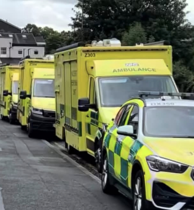 Emergency services rush to suspected house explosion in Harpurhey as cordon put in place
