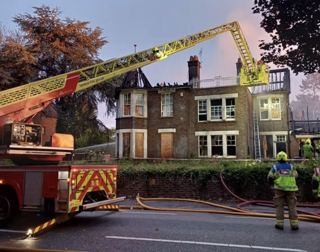 Eight fire engines tackle major blaze at derelict Croydon house