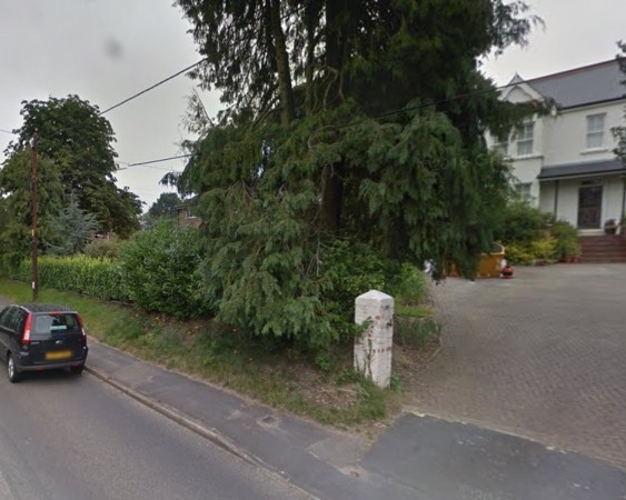 Four Marks Home Owner Attacked  By Trio  From Manchester  In Aggregated  Burglary