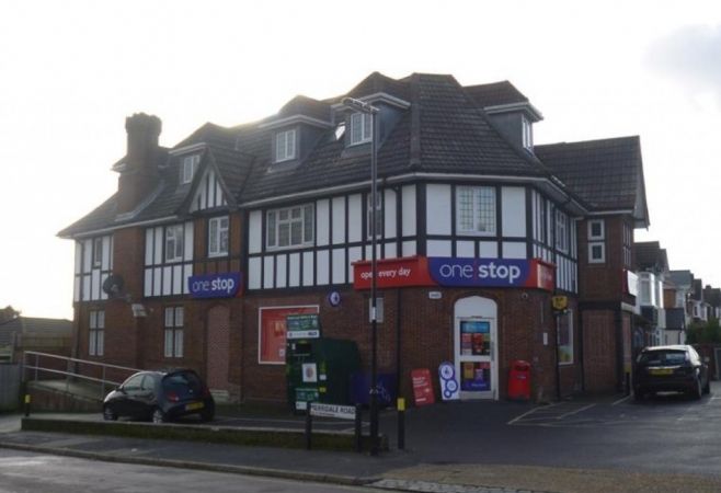 Police Hunt One Stop Gang After Armed Robbery In Southampton