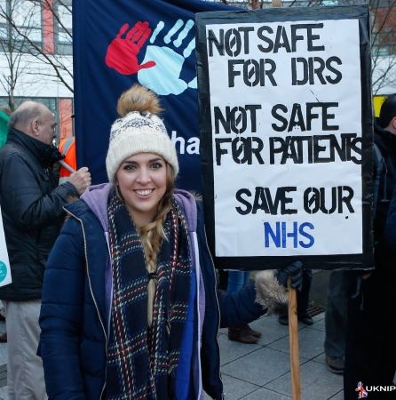 Junior Doctors In 48 Hour Walk Out Strike Action In Portsmouth  Over Contracts