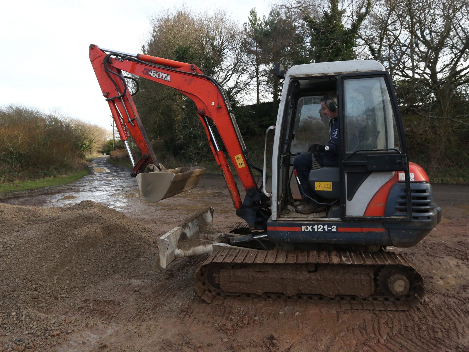 School Kids Skip School And Go On Rampage With Digger At Golf Club