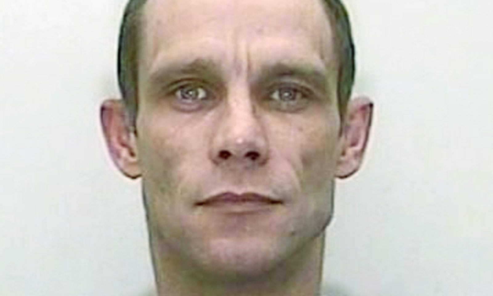 Police Start  garden Dig In Swindon Of Convicted Murderer 