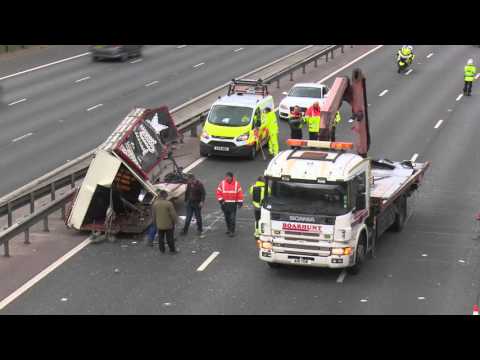 The Recovery Of The Minions Truck That Has Caused Traffic Chaos Around The South
