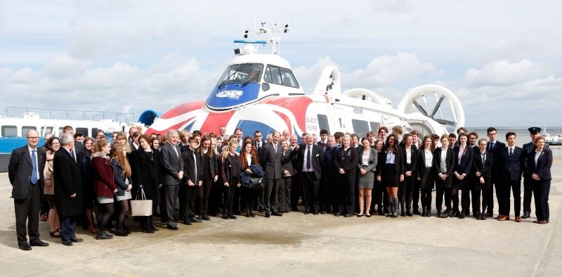 Hrh The Earl Of Wessex Visits Hovertravel To Celebrate The Success Of The Duke Of Edinburgh’s Award