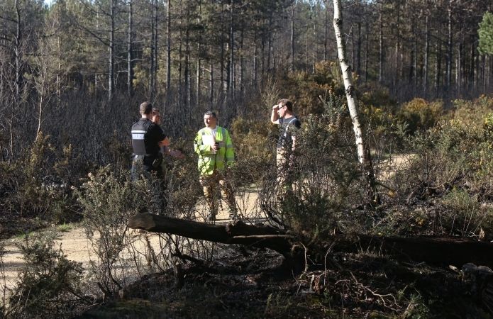 Fire Crews Called To Woodland Fire In Burghfield Berkshire