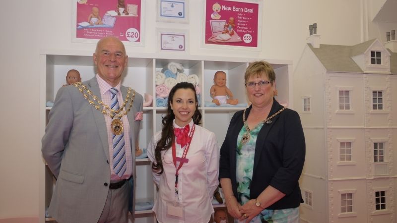 Mayor And Mayoress Get Dolled Up In Ultimate Dolly Shopping Experience