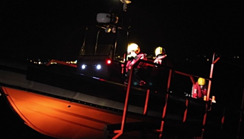 Lifeboat Called After Persons Report Clinging To Upturned  Boat In Portsmouth Harbour
