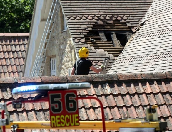 Fire Breaks Out At  Netley Castle Southampton