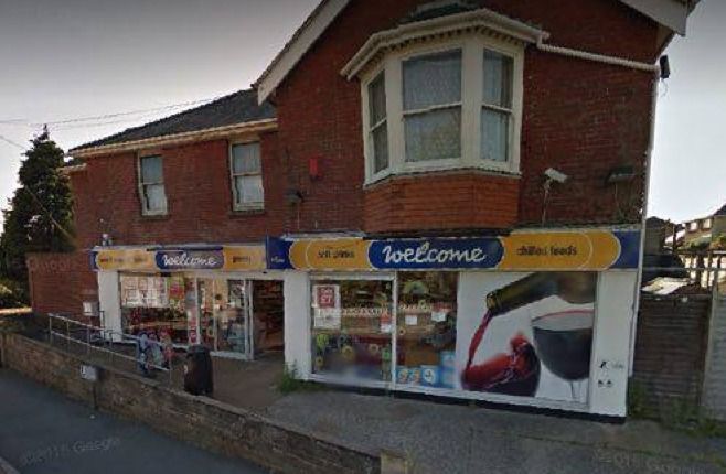 Staff Assaulted After Robbery At  Shanklin Supermarket
