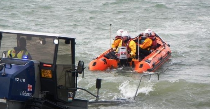 Bembridge Lifeboat Called Out After Anchor Gets Stuck