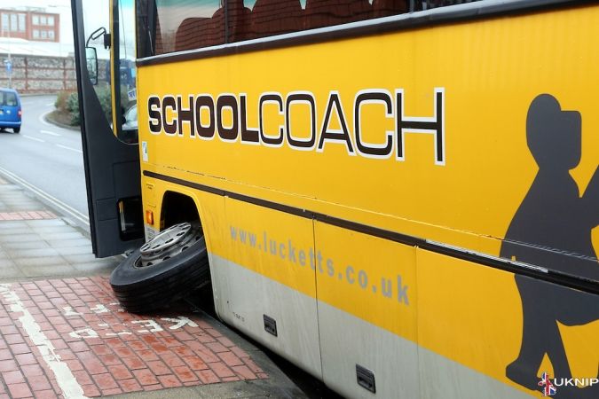 School Coach Loses Front Wheel causing Traffic Chaos in Portsmouth