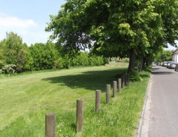 Teenager Escapes Man After Attempted  Daytime Street Robbery In Southampton