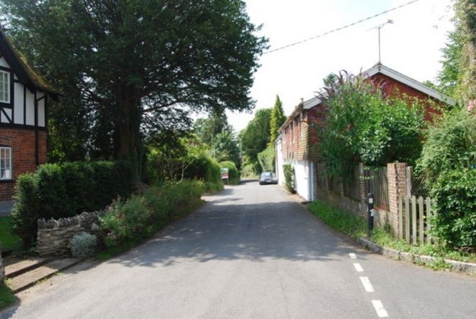 Man Jumps Out In Front Of Woman In Sparsholt