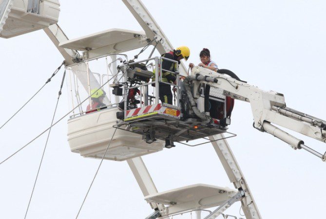 Passengers Rescued After Getting  Stuck On Solent Wheel In Southsea